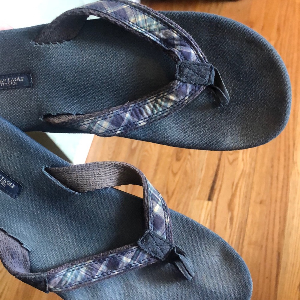 American eagle flip flops - Picture 3 of 3
